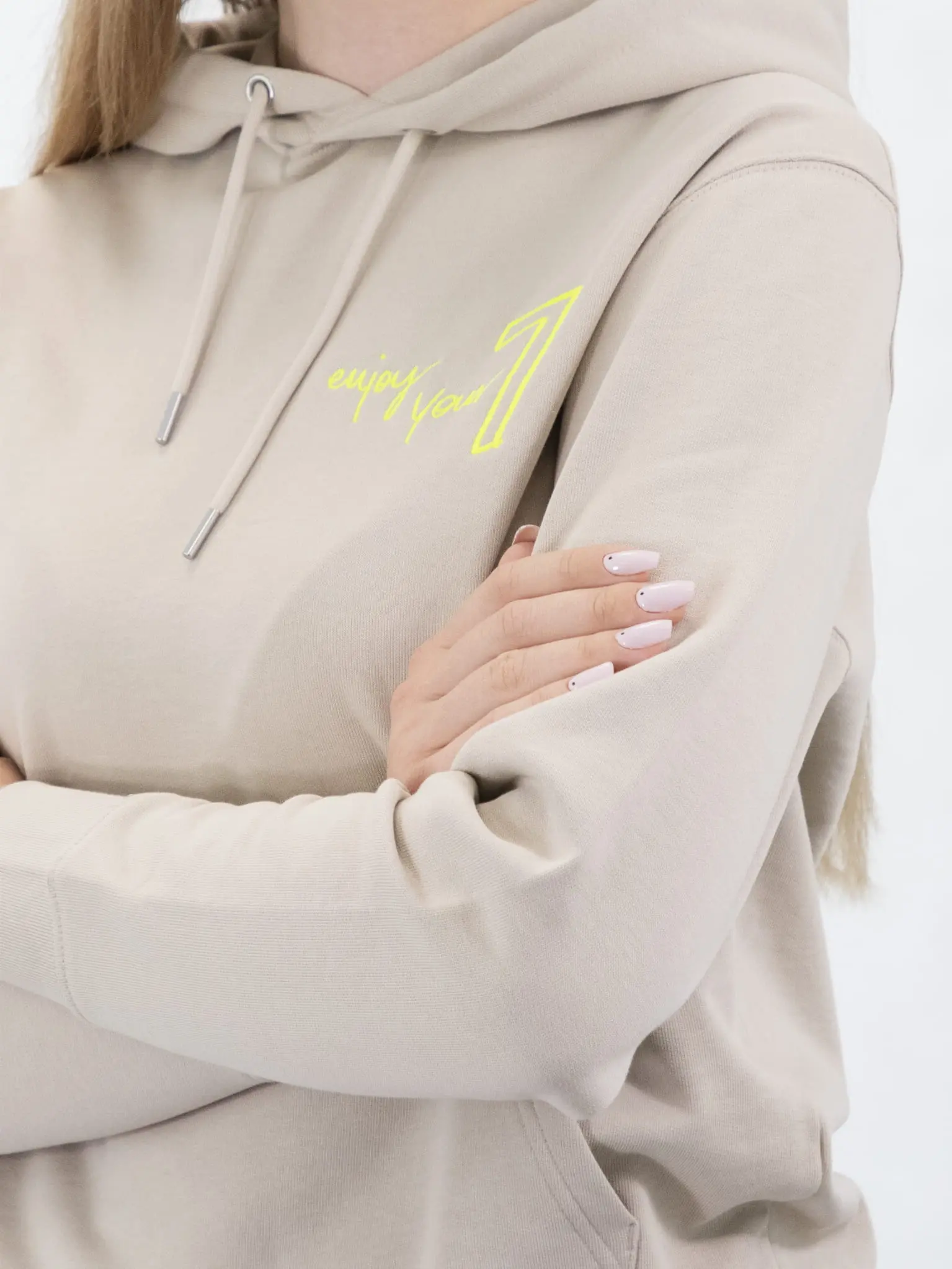 Beżowa Bluza OVERSIZE z haftem Wings x Paprocki & Brzozowski UNISEX - Image 5