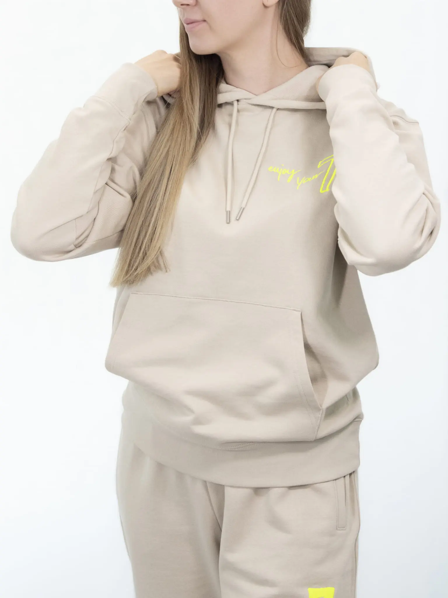 Beżowa Bluza OVERSIZE z haftem Wings x Paprocki & Brzozowski UNISEX - Image 6