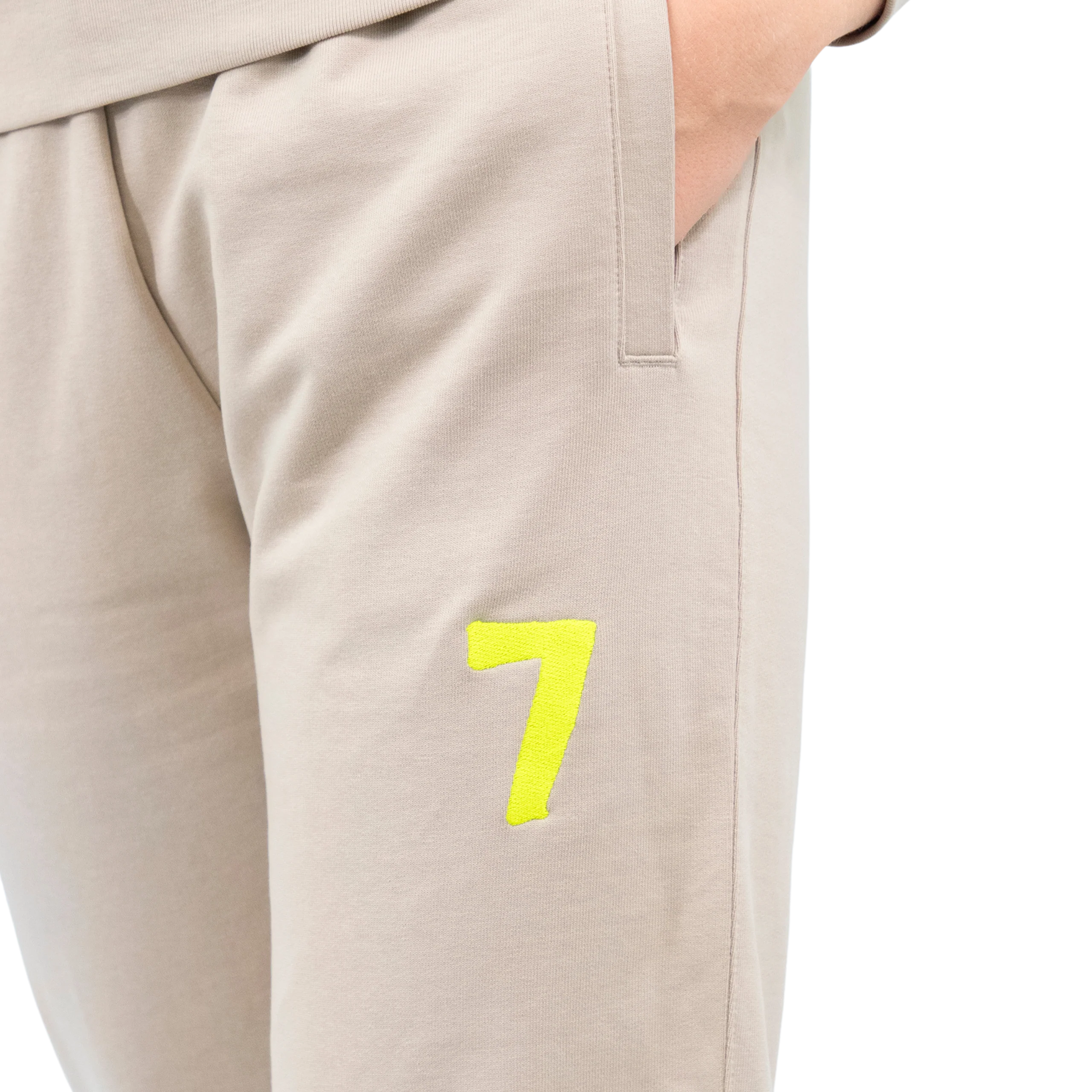 Beżowe Dresy OVERSIZE z haftem “7” Wings x Paprocki & Brzozowski UNISEX - Image 7