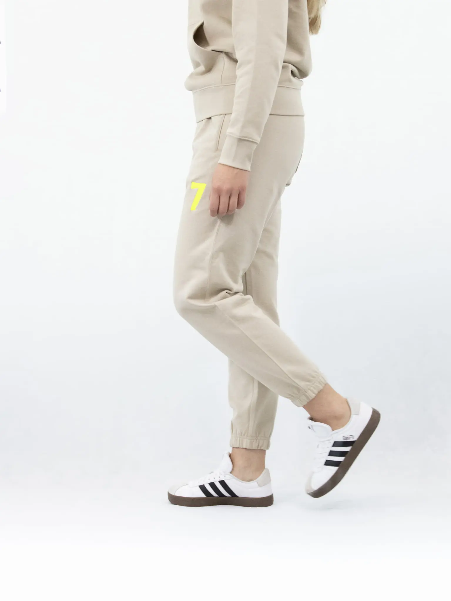 Beżowy komplet Dresowy OVERSIZE z haftem Wings x Paprocki & Brzozowski UNISEX - Image 15