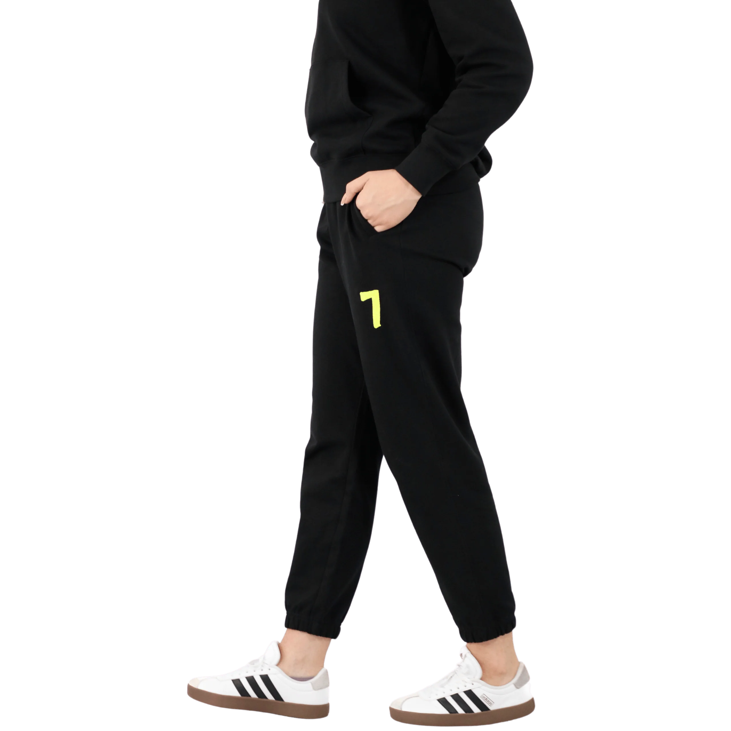 Czarne Dresy OVERSIZE z haftem “7” Wings x Paprocki & Brzozowski UNISEX - Image 9
